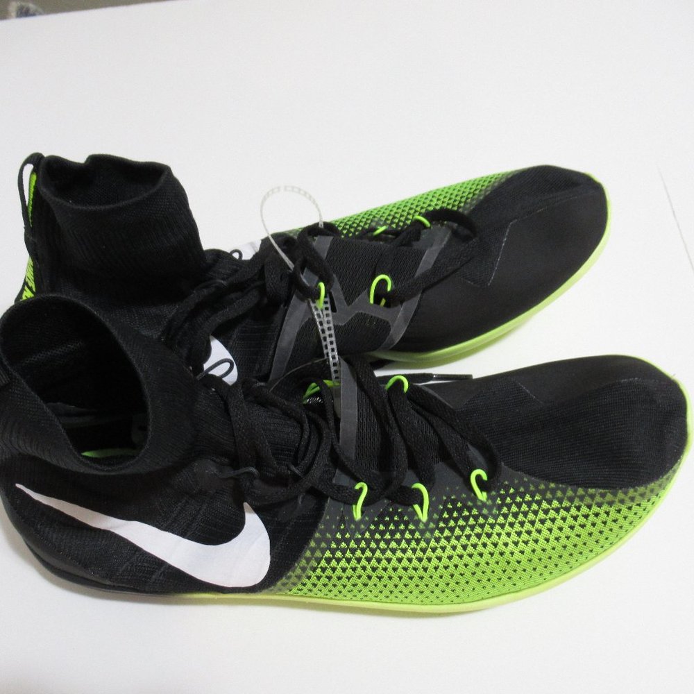Nike Sprinting/Field Cleats, no spikes NEW